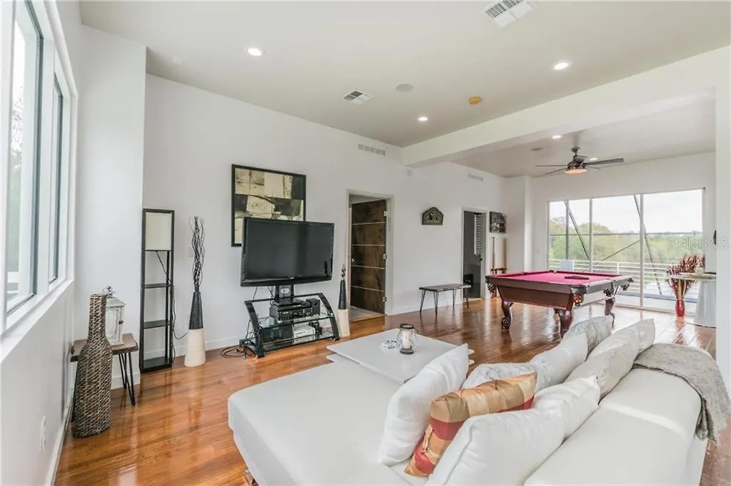 D'Azure Wilsky Villa Tampa 0*,